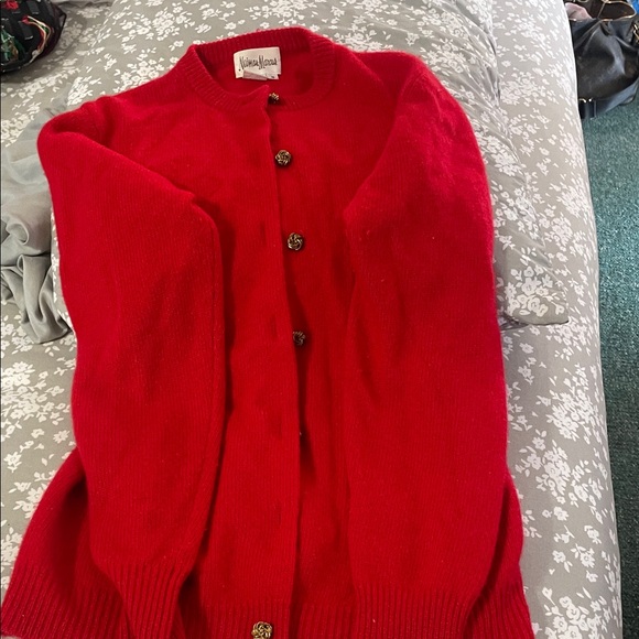 Neiman Marcus Vibrant Red Cashmere Sweater - Picture 2 of 4